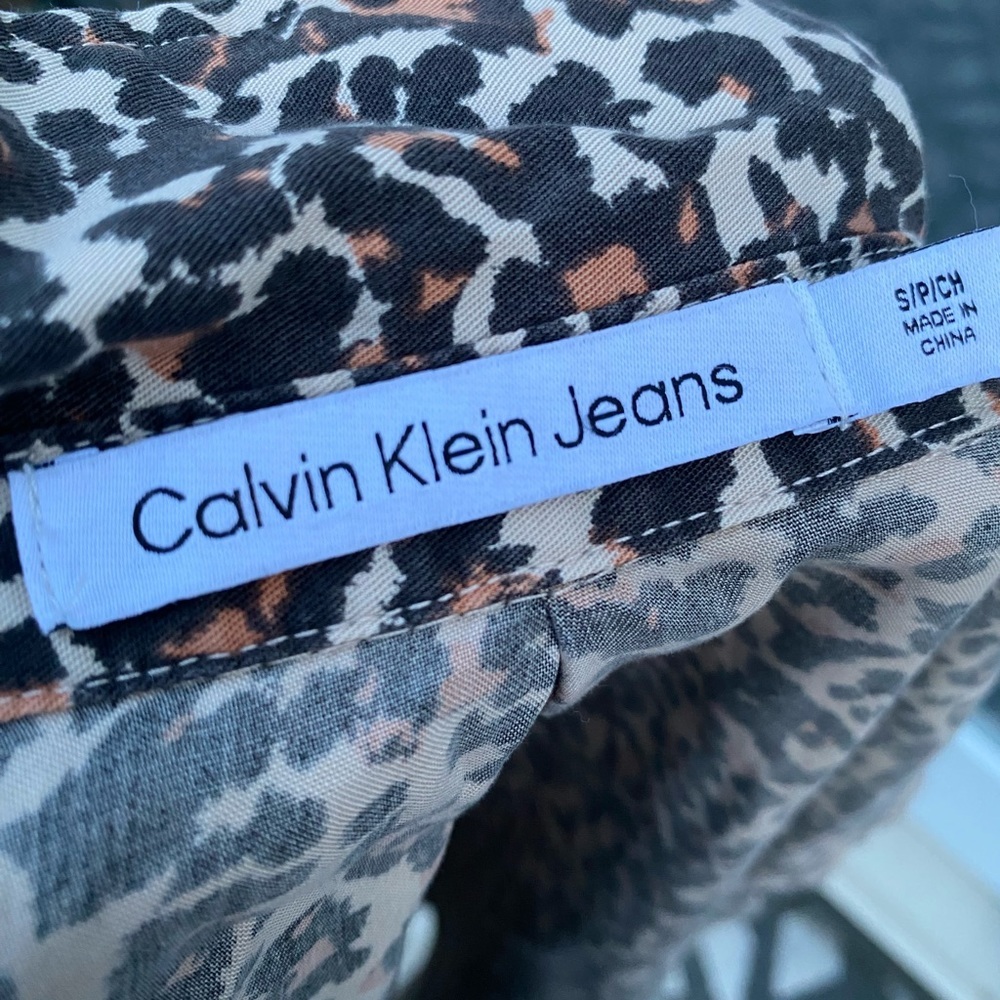 Vintage Calvin Klein Leopard button up - Picture 7 of 9